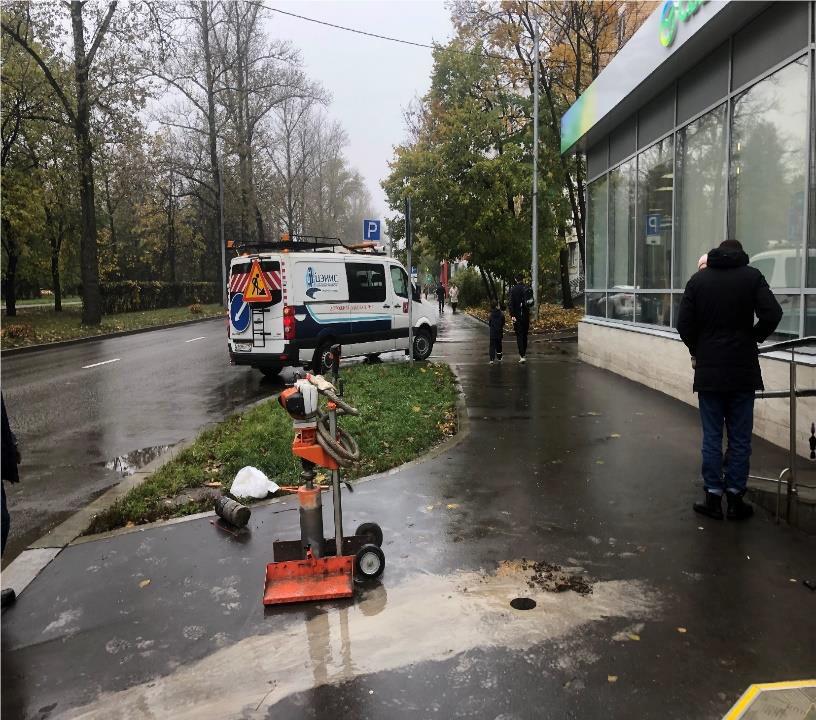 Обследование пешеходной инфраструктуры по улице Сиреневый бульвар Фотографии 1, 2 – Обследование пешеходной инфраструктуры по улице Сиреневый бульвар